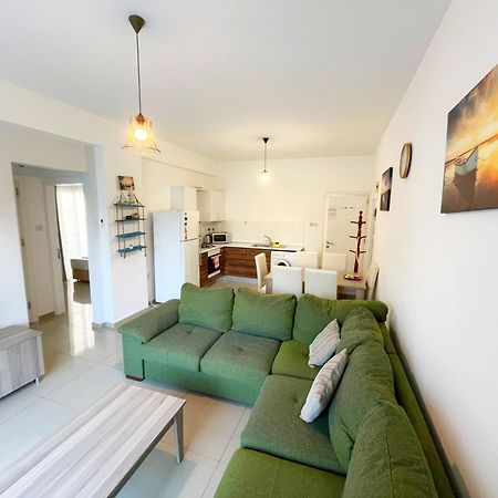 Quitet Two Bedroom Apartment With Private Garden Lukomorye D2 Karavas  Ngoại thất bức ảnh