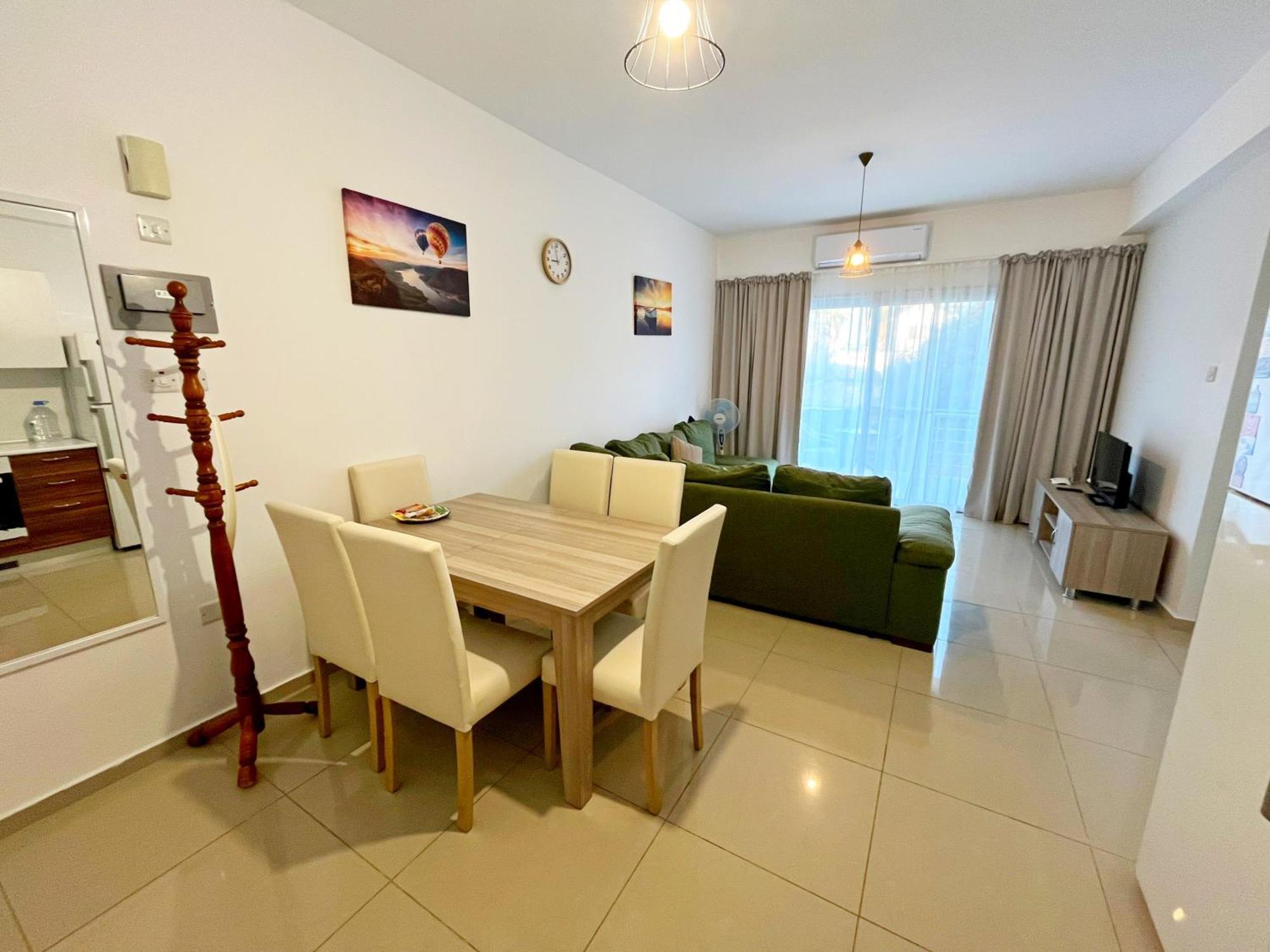 Quitet Two Bedroom Apartment With Private Garden Lukomorye D2 Karavas  Ngoại thất bức ảnh